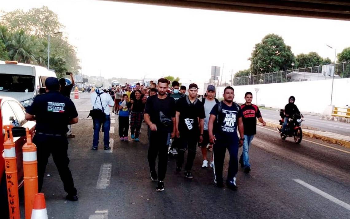 Migrantes En Tapachula, Caravana De Migrantes Avanza Al Norte De México ...