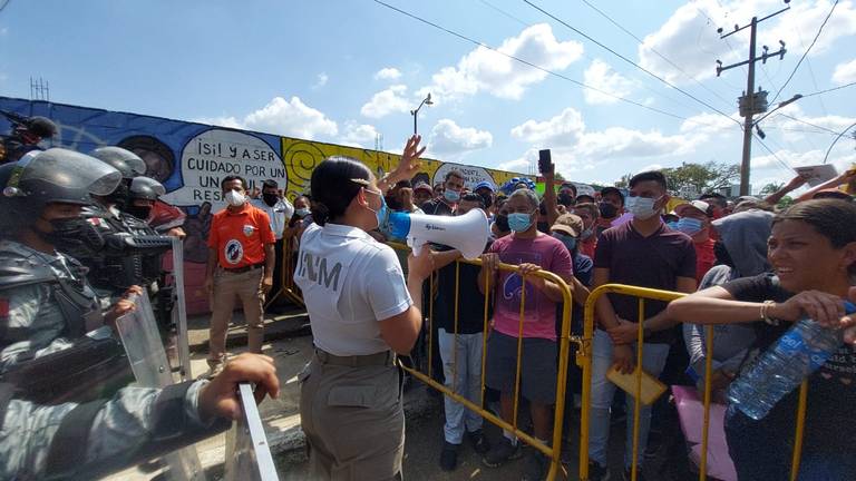 Caravana Migrante inicia huelga de hambre en Tapachula y amenaza