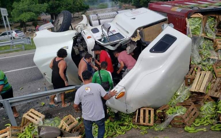 Muere su esposa y uno de sus hijos en accidente de tráiler - Diario del Sur  | Noticias Locales, Policiacas, sobre México, Chiapas y el Mundo