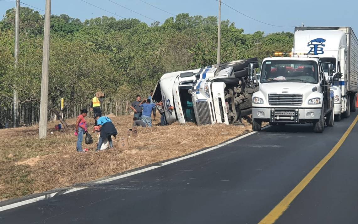 Vuelca camión cargado de detergente en el tramo Tonalá - Pijijiapan -  Diario del Sur | Noticias Locales, Policiacas, sobre México, Chiapas y el  Mundo